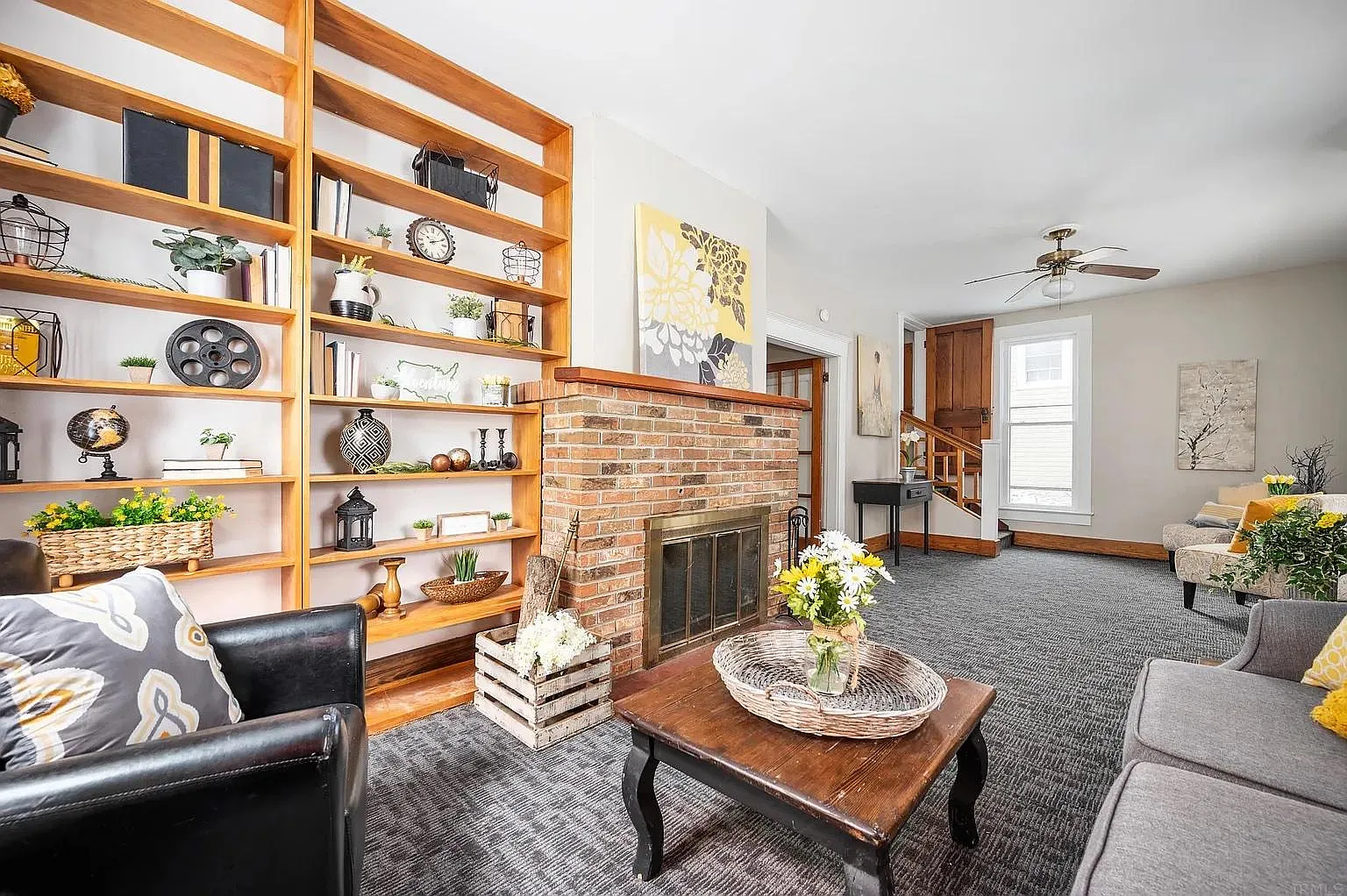 5 bed, 1818 sqft, $2,300 — Photo 1