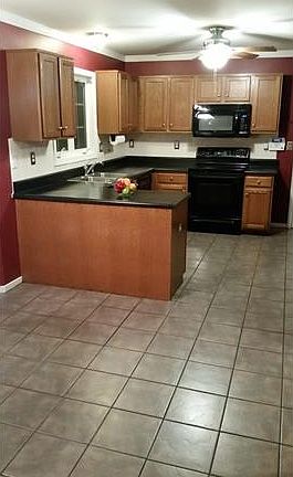 5th image of 7919 Trumpetvine Ln