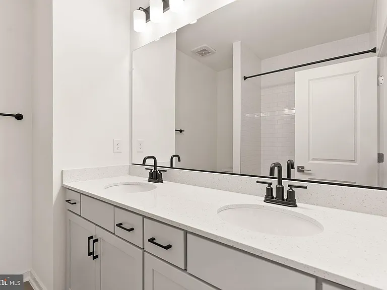 6230 Folly Ln — Photo 45