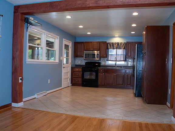 5th image of 6038 Thornrose Rd