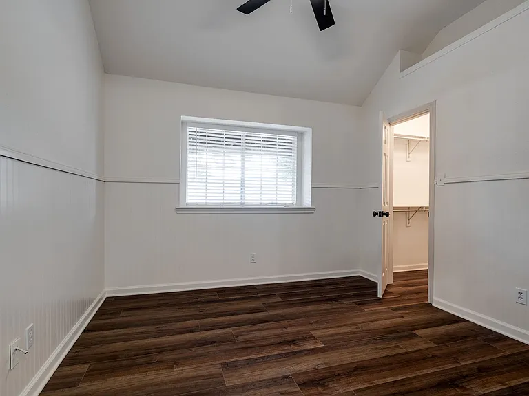 947 Winterstone Dr — Photo 10