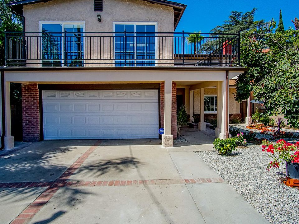 1st image of 15415 Saticoy St