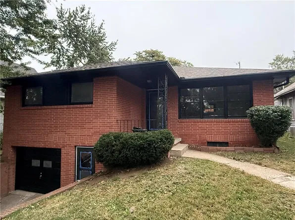 2913 Angelique St, Saint Joseph, MO 64501