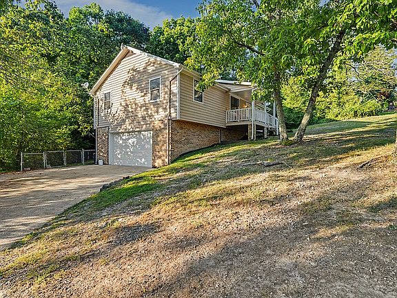 3rd image of 227 Timber Ridge Trl