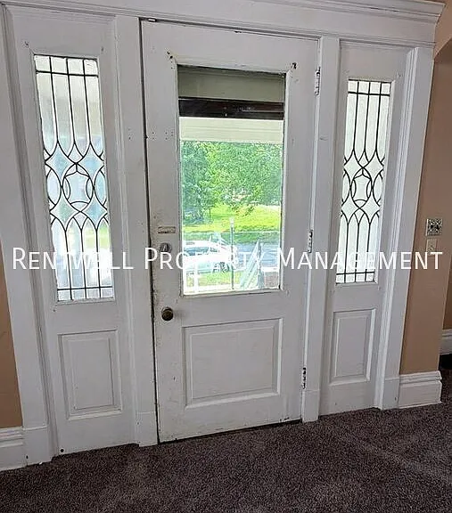323 Boyles Ave — Photo 5