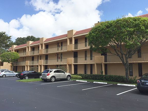 3rd image of 6310 Coral Lake Dr