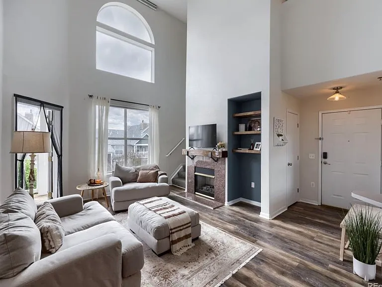 6021 Castlegate Dr W #E32 — Photo 3