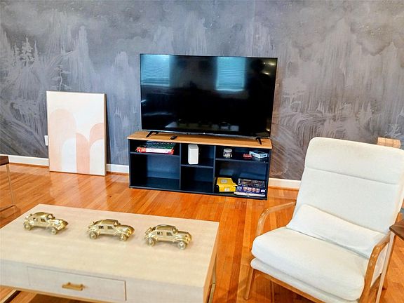 4th image of 3333 Kilgore St