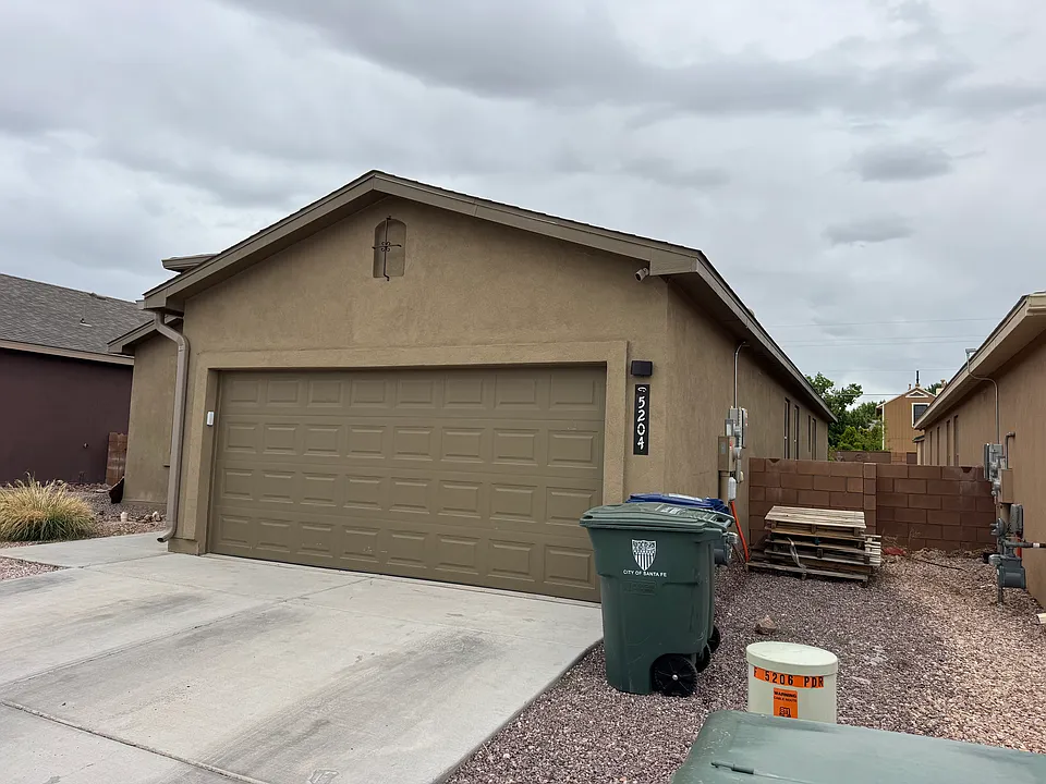 5204 Paseo Del Rio
