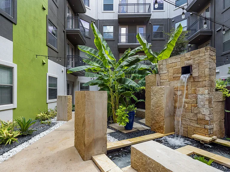 300_amenity_fountain (1)