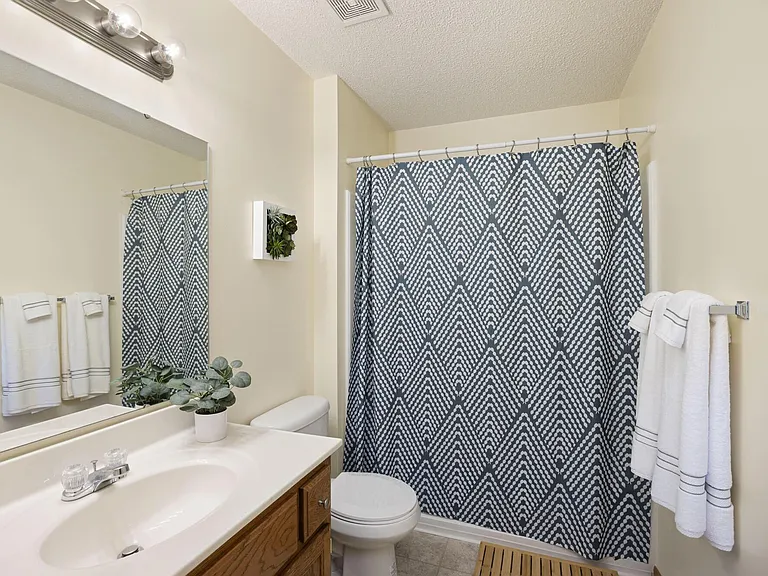 Pebblebrook Apartments — Photo 11