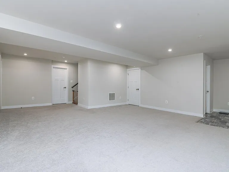 405 Potomac View Pkwy — Photo 27