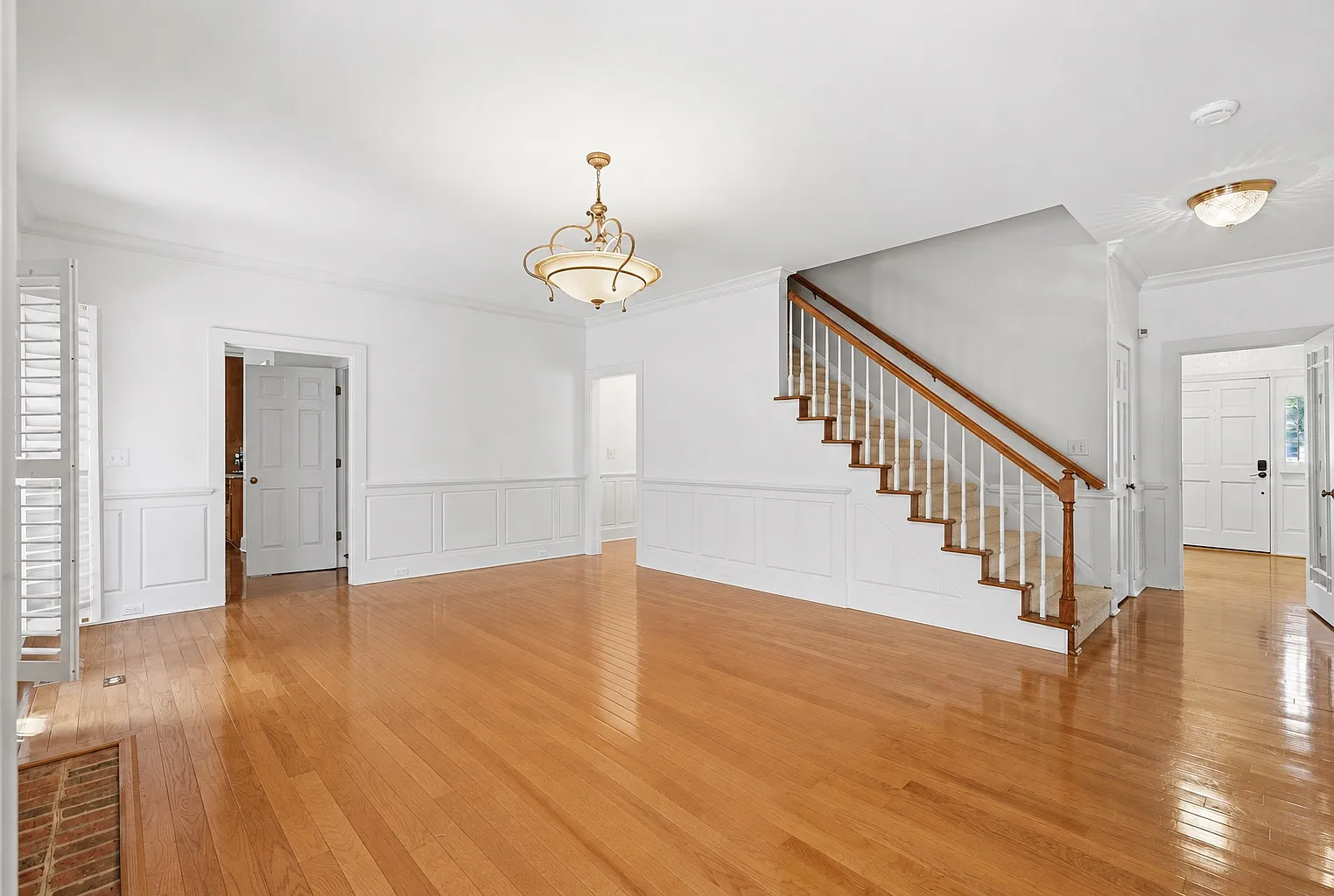 5 bed, 4020 sqft, $3,000 — Photo 3