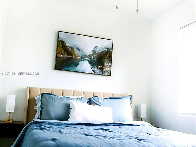 608 5th St #10 — Photo 8