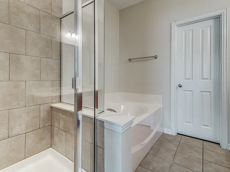 2100 Willow Creek Dr — Photo 10
