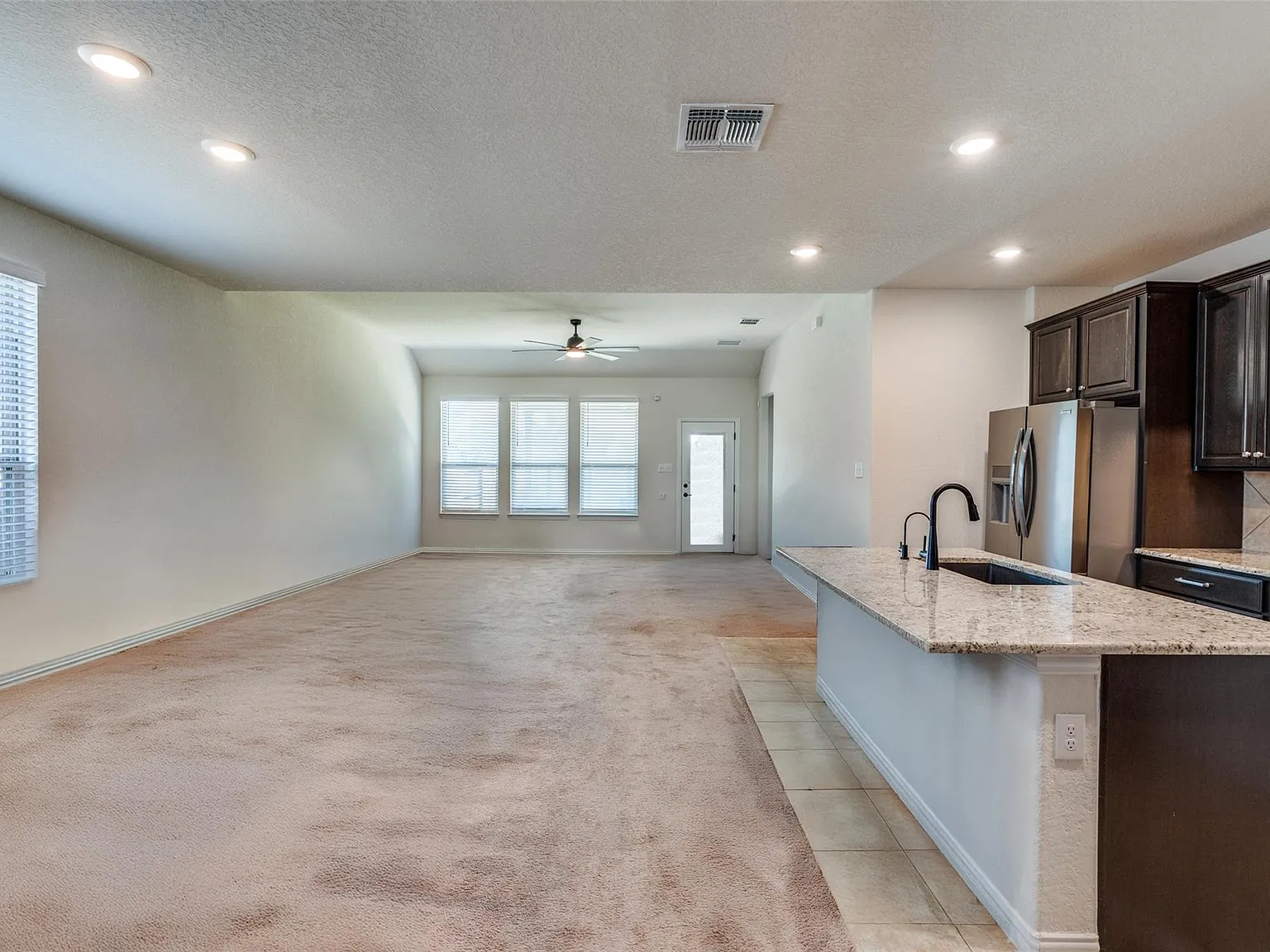 4 bed, 3.5 bath, 2989 sqft, $3,400 — Photo 4