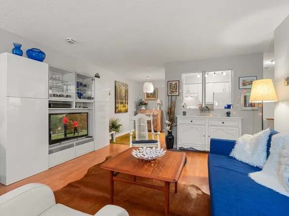 4373 Halifax St #215, Burnaby, BC V5C 5Z2