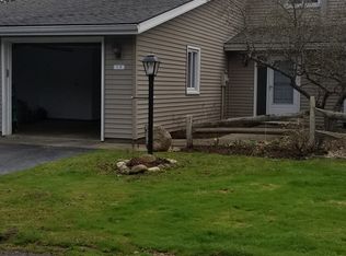 11106 Kimmeridge Trl APT 9A, Newbury, OH 44065