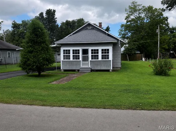 504 Sarff Ave, Gideon, MO 63848
