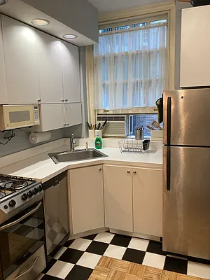 Rented by ALTER REALTY CO INC | media 8