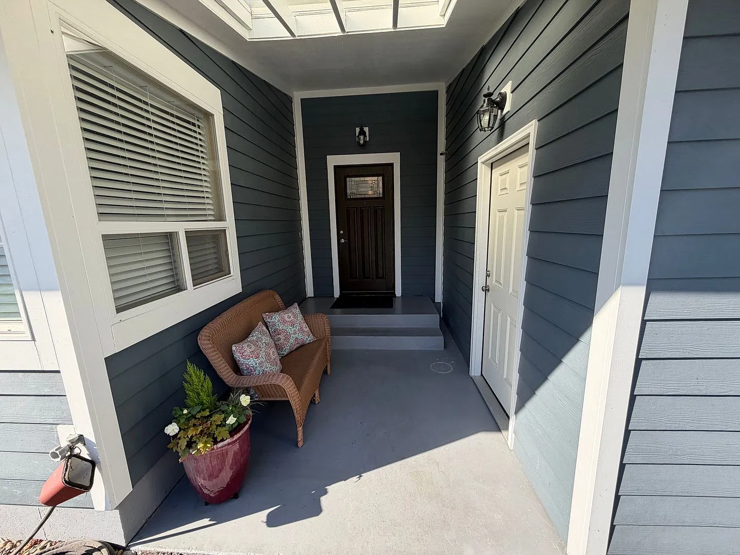 3 Bed 1 Bath rambler For Rent $3,000.00/Monthly in Edmonds — Photo 2
