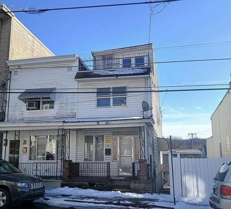 2nd image of 532 W Coal St