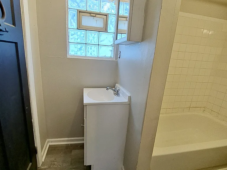 821 Herman Ave — Photo 7
