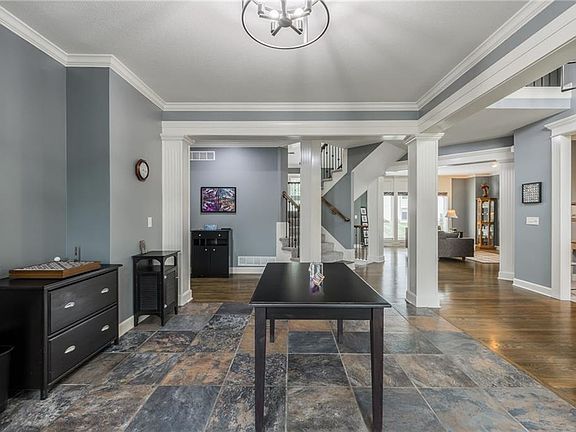 4th image of 9623 N Crescent Ct