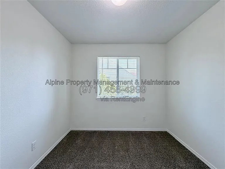 210 NW Connell Ave — Photo 21