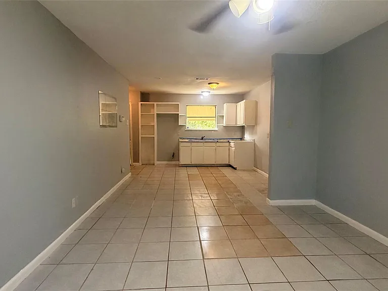 3007 Akard St — Photo 2