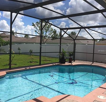 5th image of 1377 Epson Oaks Way