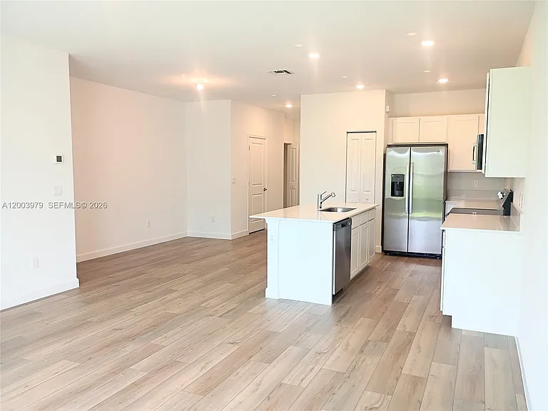 868 SE Grovebush Ln — Photo 7