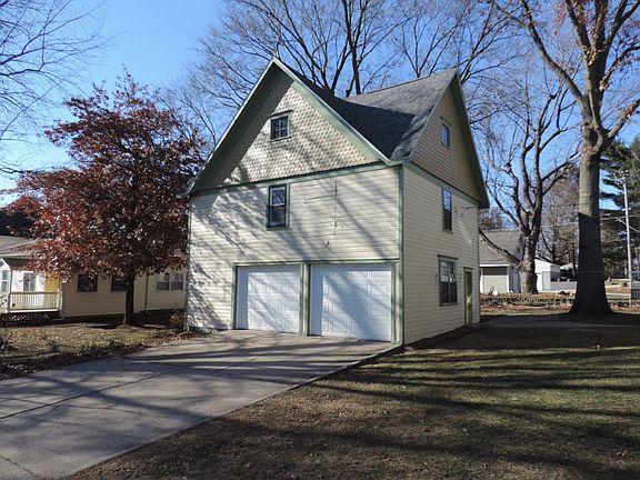 3 story garage/carriage hous