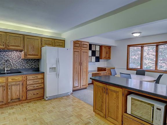 2nd image of 5 Sylvan Ln
