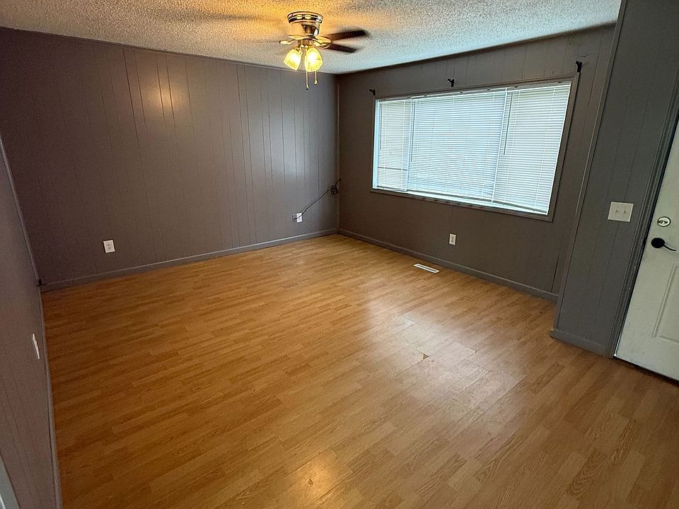 1st image of 1404 Larsen Ln
