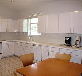 3rd image of 3031 Lakewood Dr
