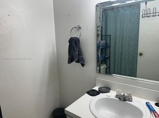 17911 NW 68th Ave APT O207, Hialeah, FL 33015