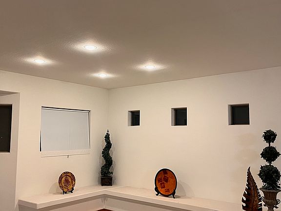 20+ FT Ceiling