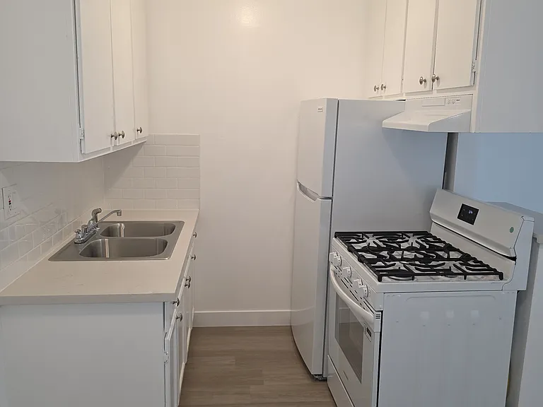 511 Raymond Ave #7 — Photo 8