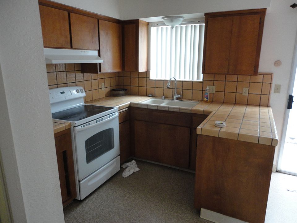 2nd image of 3664 N Glenn Ave APT 101