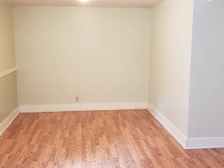 Room #2. Approx 10'x15'
