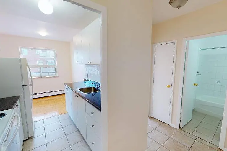 506 Danforth Rd #BACHELOR DEN — Photo 7