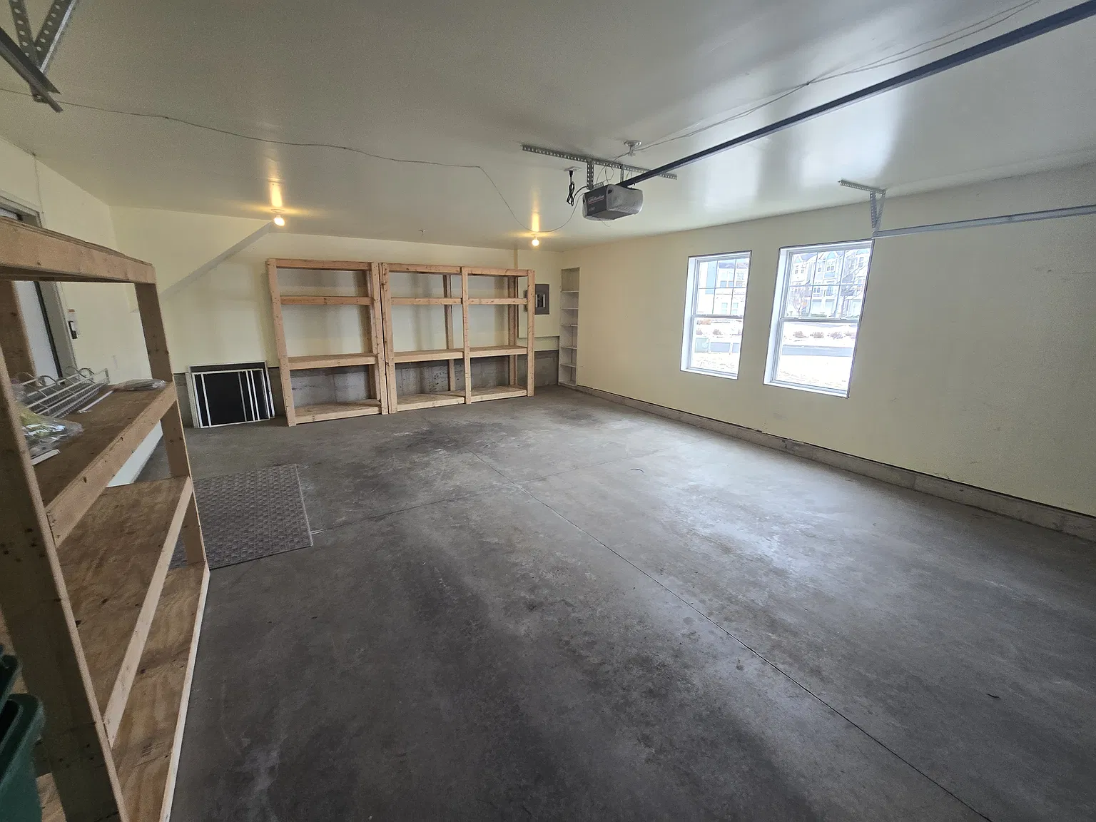 3 bed, 1857 sqft, $2,600 — Photo 3