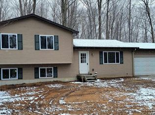 6075 N Reynolds Rd, Lake Ann, MI 49650