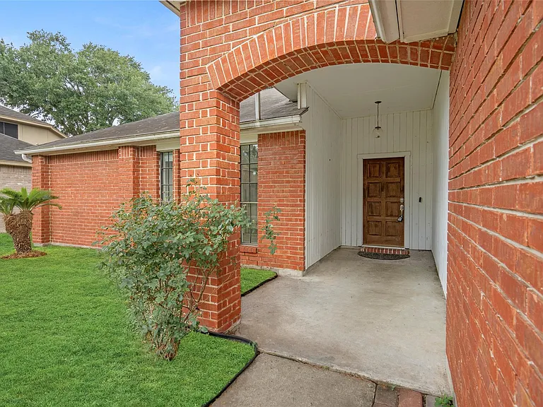22514 Round Valley Dr — Photo 5