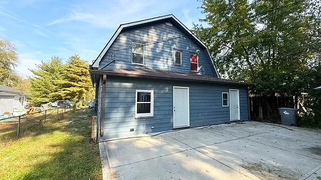 4 bed, 1.0 bath, 1759 sqft, $1,595 — Photo 2
