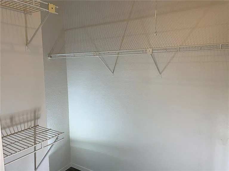 2415 W Slaughter Ln #D — Photo 15