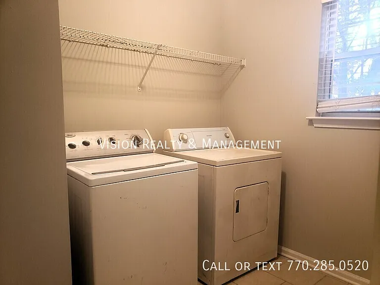 229 Bainbridge Cir — Photo 11