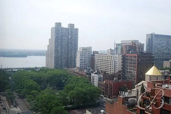 Rented by Bellmarc Realty | media 6