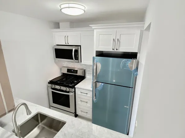 1210 Vyse Avenue image 16 of 21